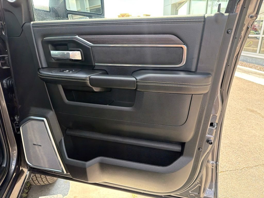 New 2026 Granite Crystal Metallic Clear-Coat Exterior Paint RAM Laramie image 44