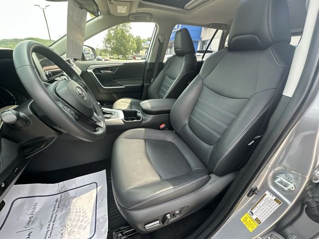 Used 2023 Silver Toyota XLE Premium image 15