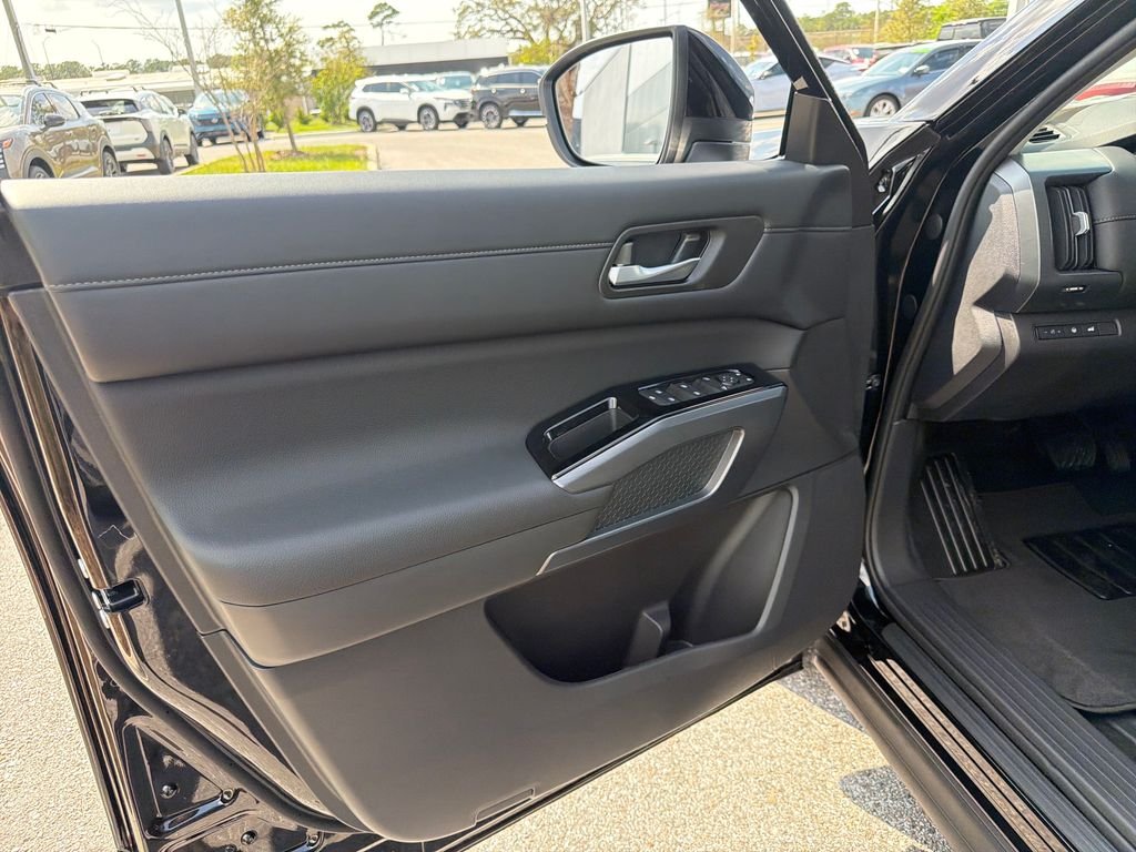 New 2026 Nissan Pathfinder SL 4D Sport Utility