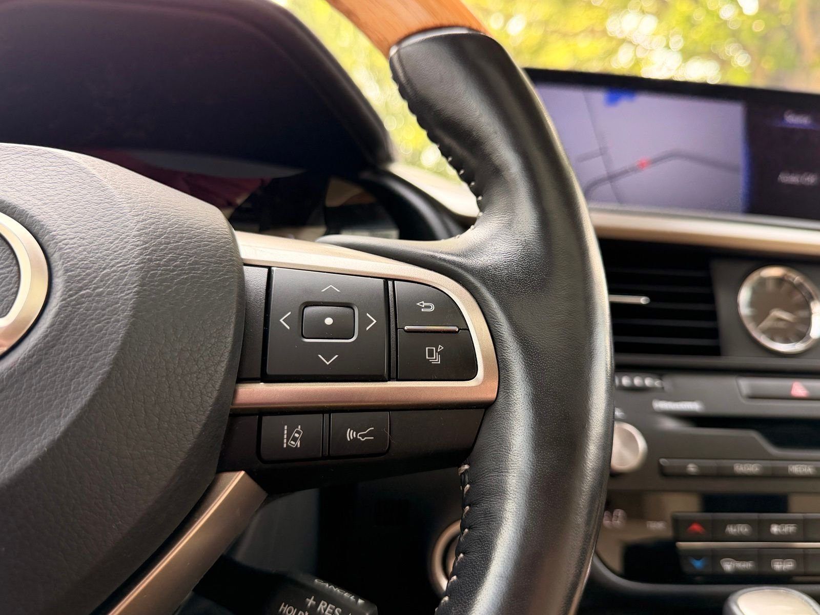 Used 2021 White Pearl Lexus 350L image 25