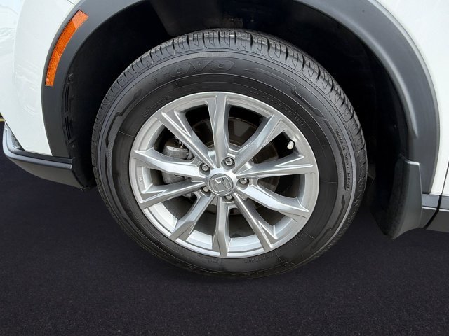 Certified Used 2024 White Honda EX-L image 10