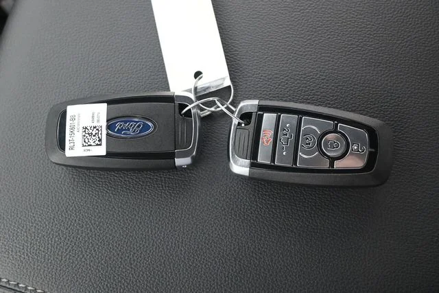New 2027 Glacier Gray Metallic Tri-Coat Ford F-250® Lariat® image 19