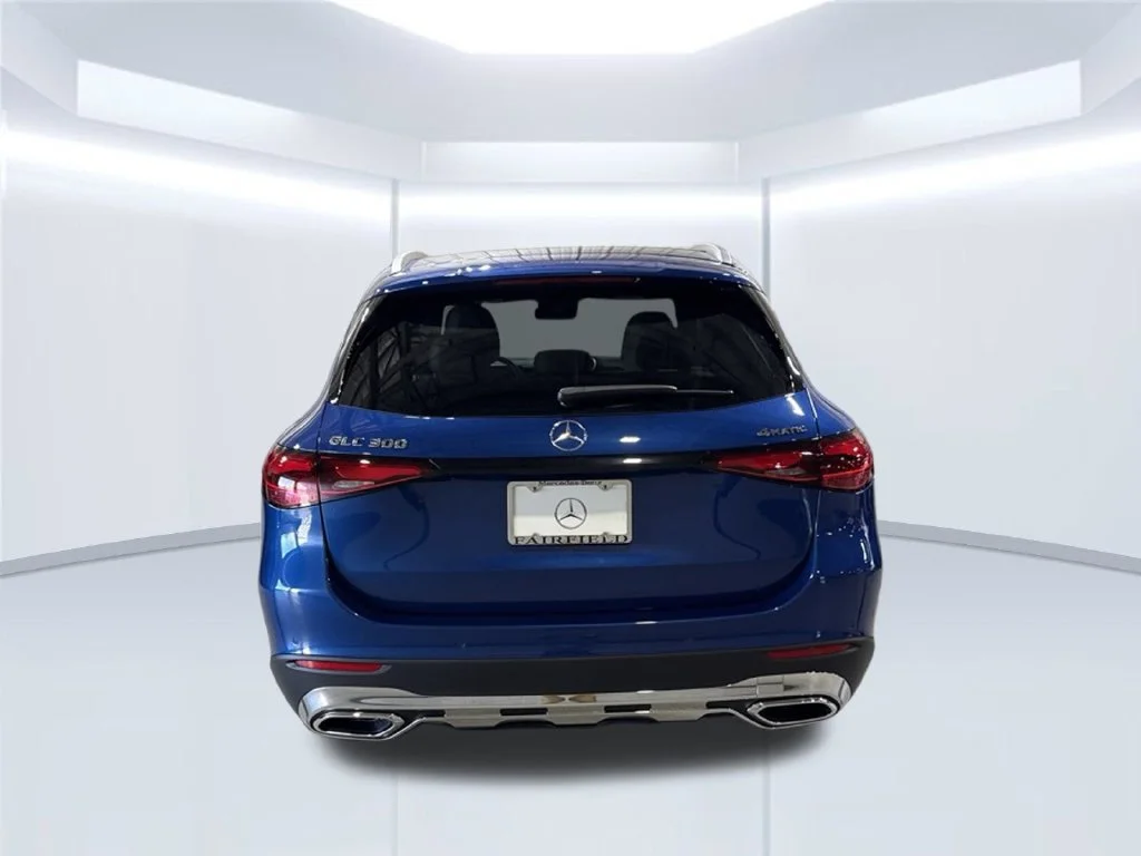 New 2027 Starling Blue Metallic Mercedes-Benz GLC 300 image 4