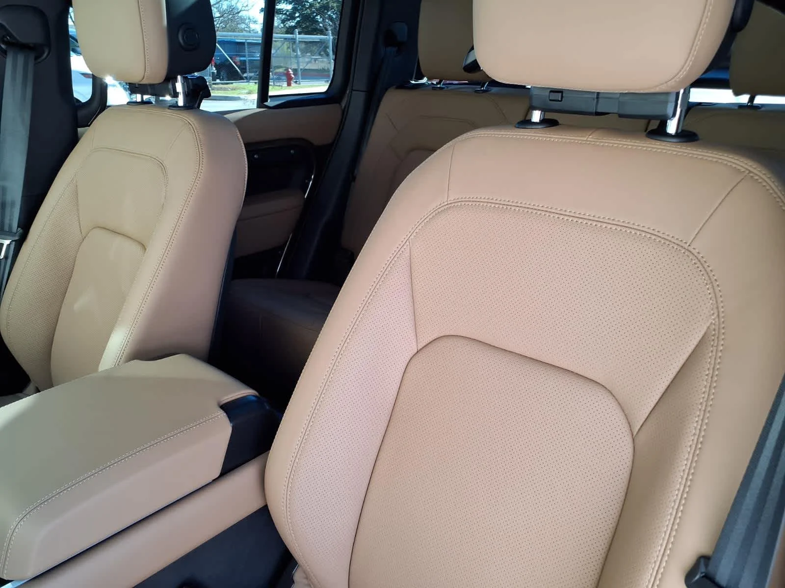 2026 Land Rover Defender X-Dynamic SE - Photo 11