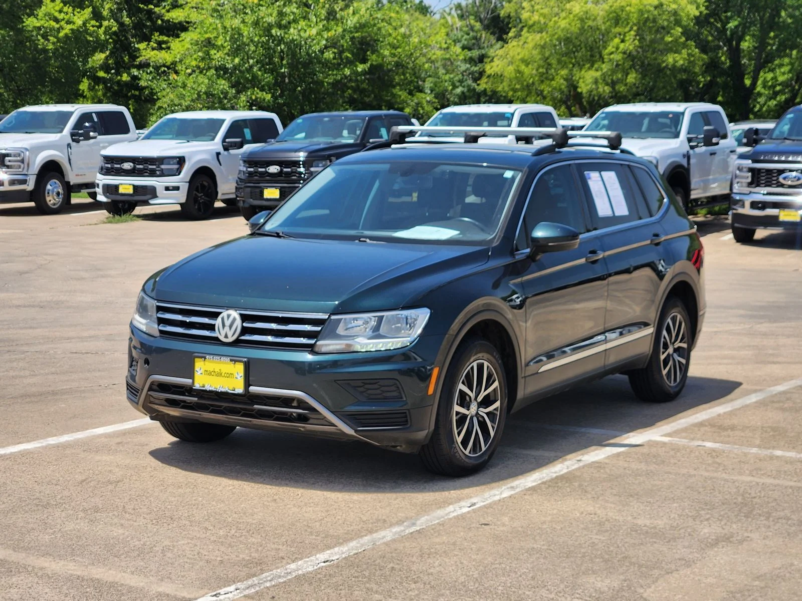 Used 2018 Green Volkswagen 2.0T SE image 3