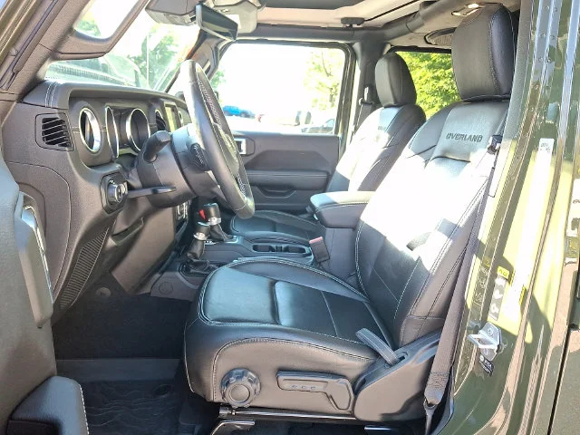 Used 2022 Green Jeep Overland image 13
