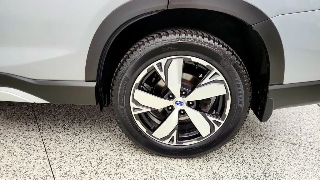 Used 2020 Ice Silver Metallic Subaru Touring CVT image 9