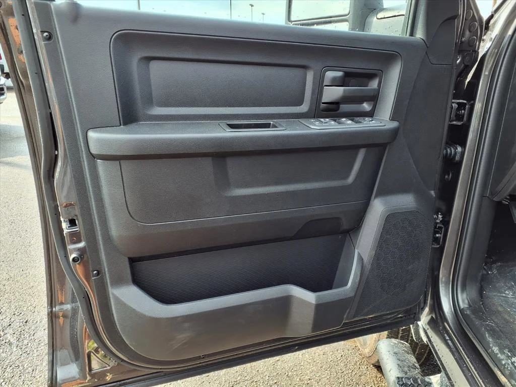 New 2026 Granite Crystal Metallic Clearcoat RAM Tradesman image 16