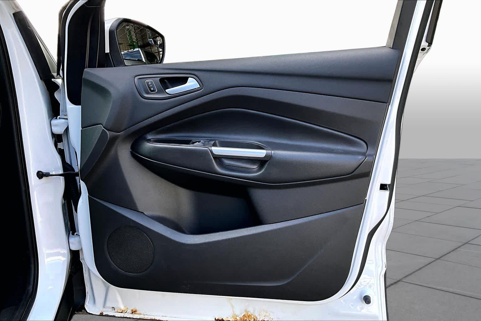 Used 2018 Oxford White Ford SEL image 23