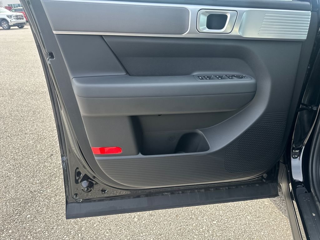 New 2026 Black Hyundai SE image 13