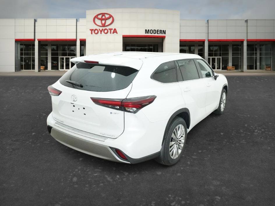 New 2026 Wind Chill Pearl Toyota Hybrid Platinum image 14