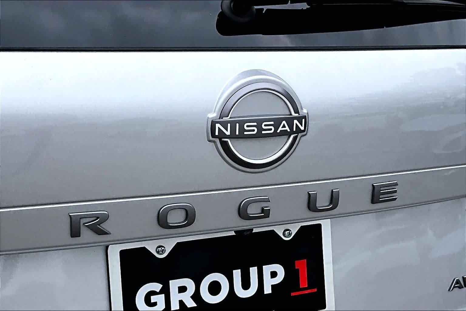 Used 2025 Brilliant Silver Metallic Nissan SV image 29