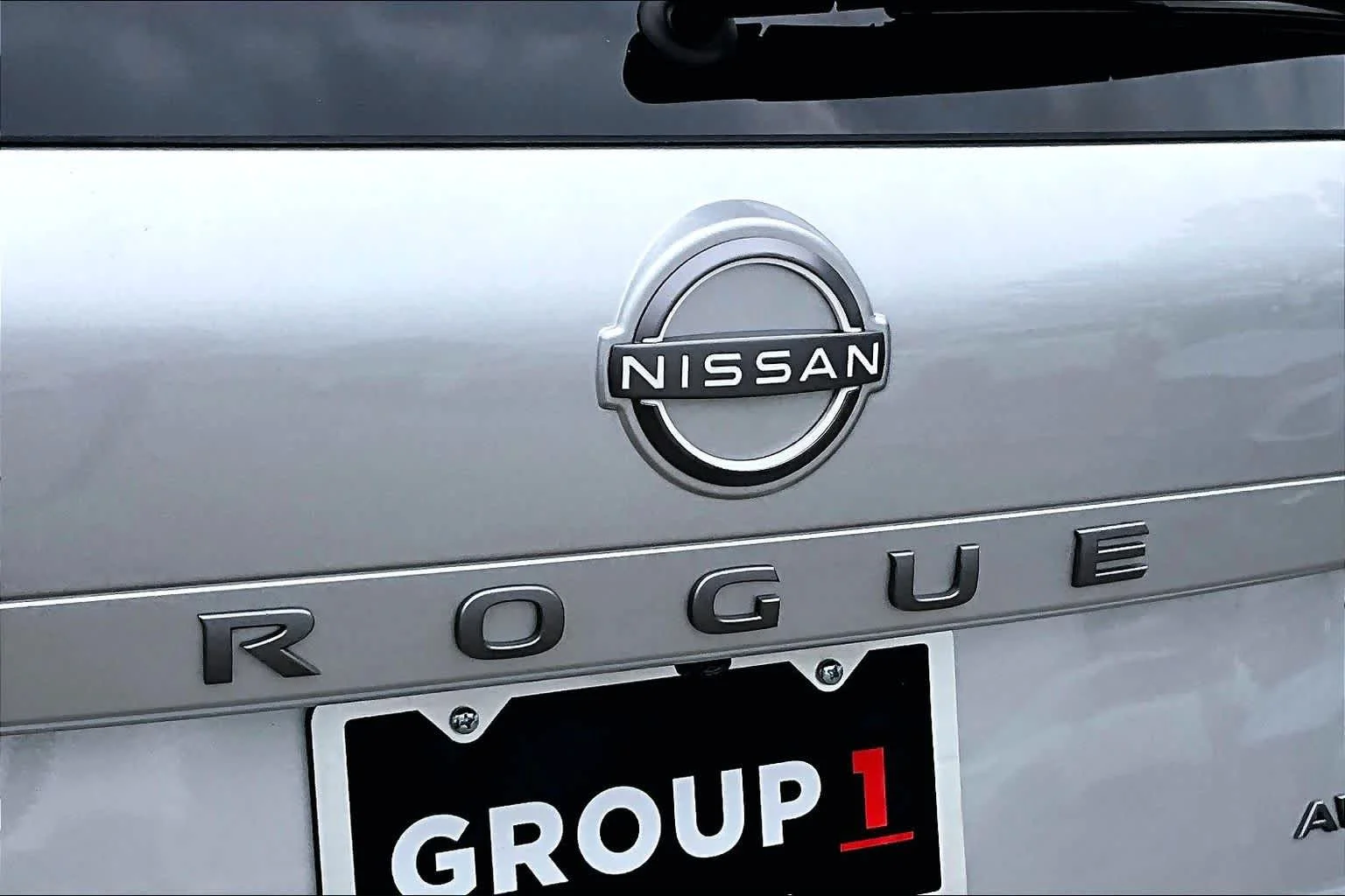 Used 2025 Brilliant Silver Metallic Nissan SV image 29