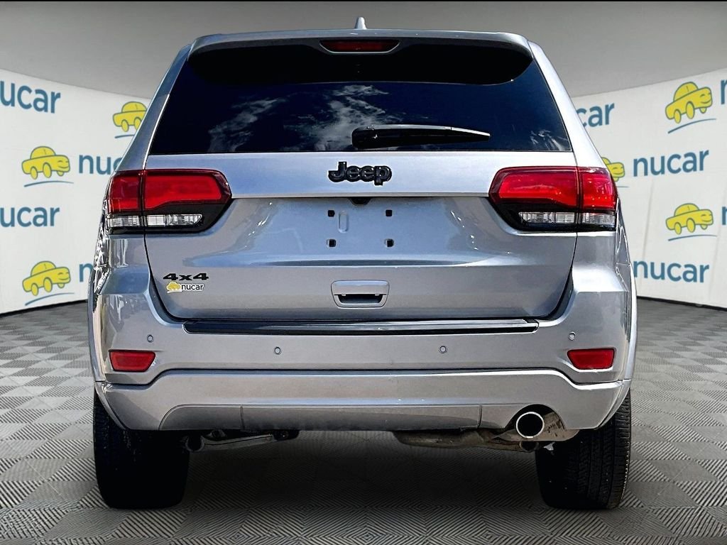 Used 2021 Silver Jeep Laredo X image 5