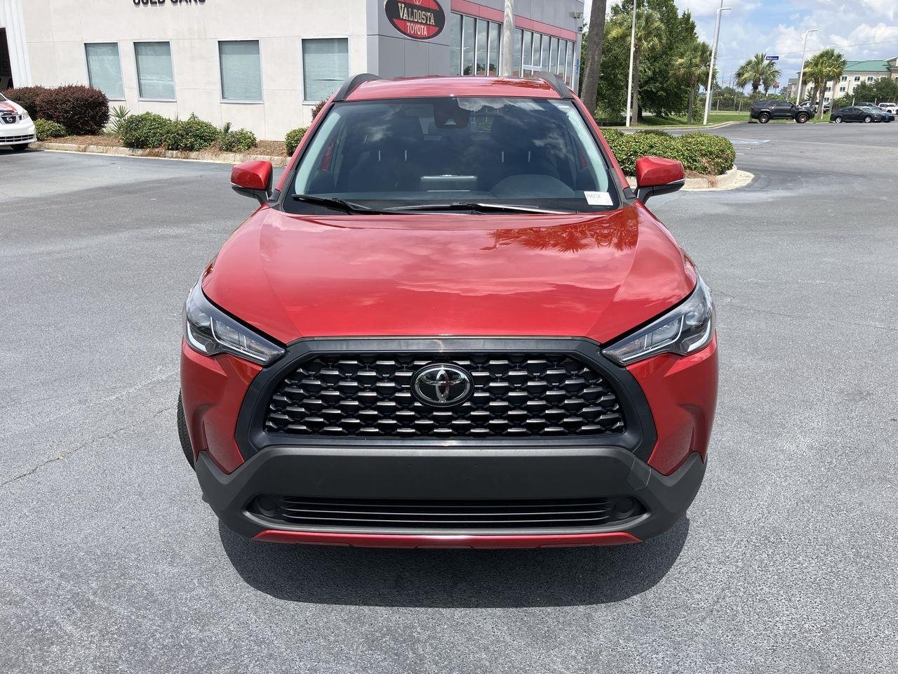 Used 2022 Red (Barcelona Red Metallic) Toyota LE image 8