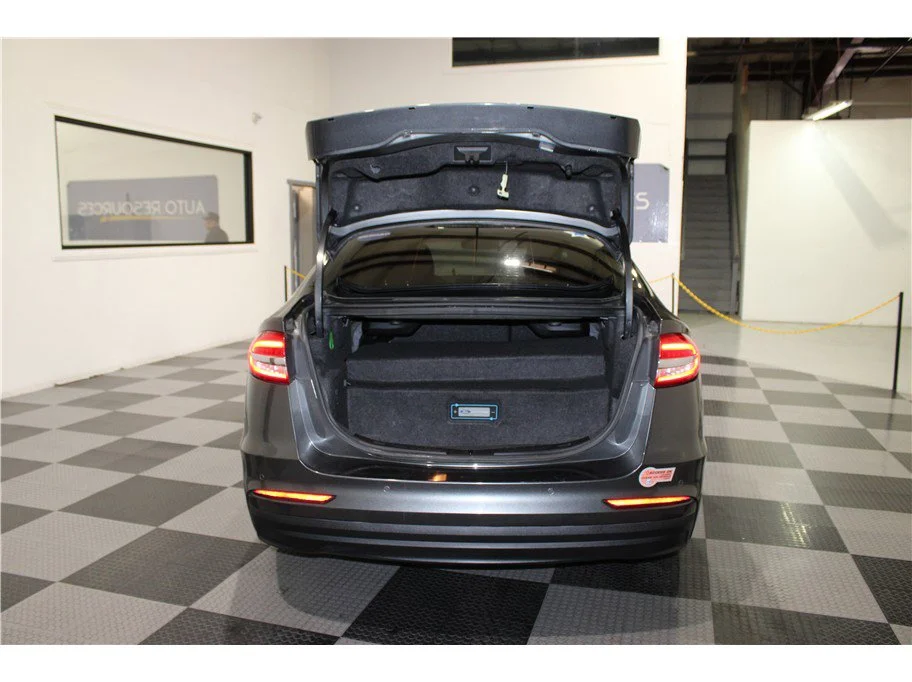 Used 2019 Dark Gray Ford Titanium image 20
