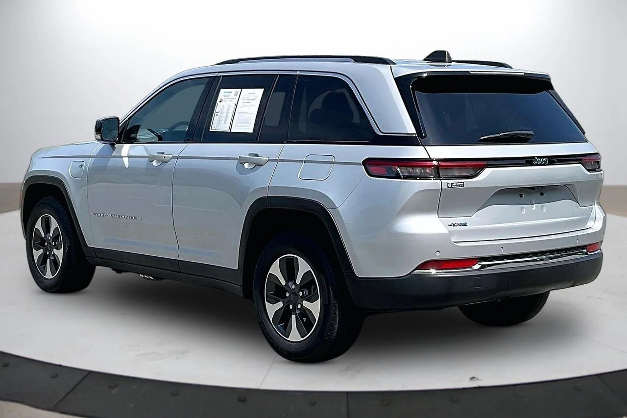 Certified Used 2024 Silver Jeep 4xe image 7