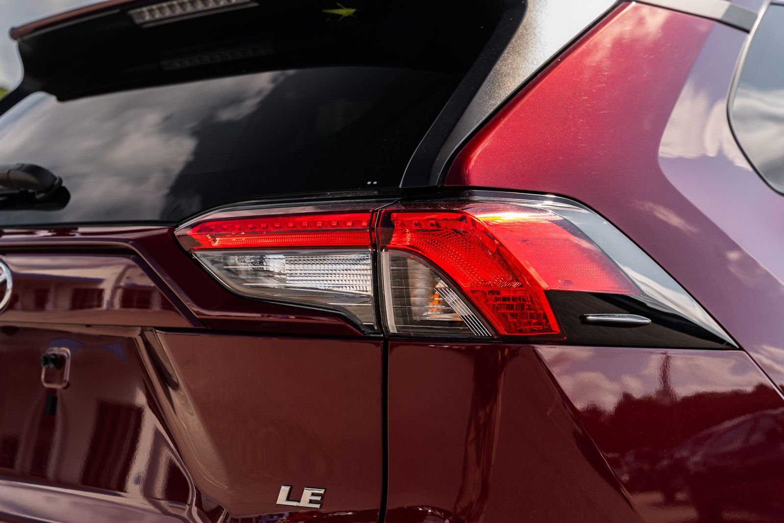 2023 Toyota RAV4 LE - Photo 14