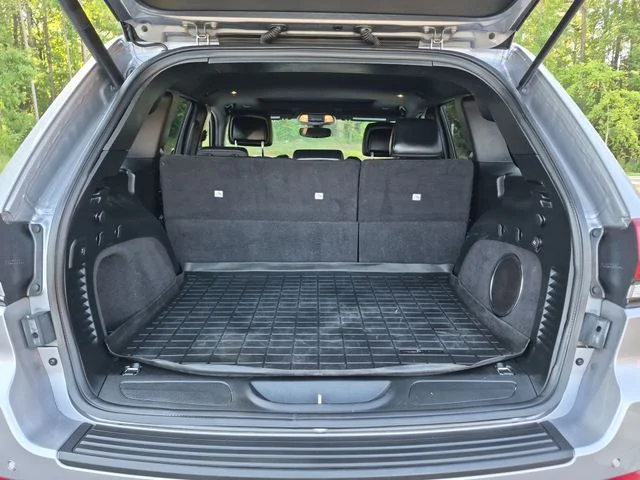 Used 2019 Silver Jeep Altitude image 23