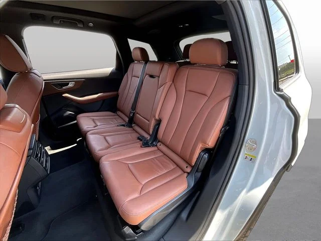 Used 2025  Audi 55 Premium image 24