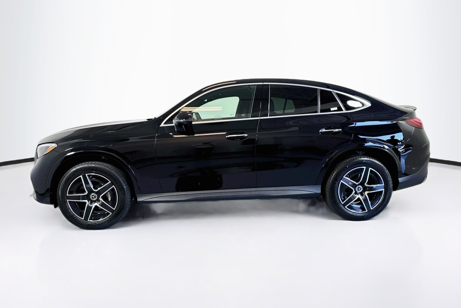 New 2027 Black Mercedes-Benz GLC 300 image 8