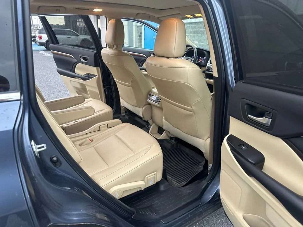Used 2018 Shoreline Mist Toyota Limited Platinum image 12