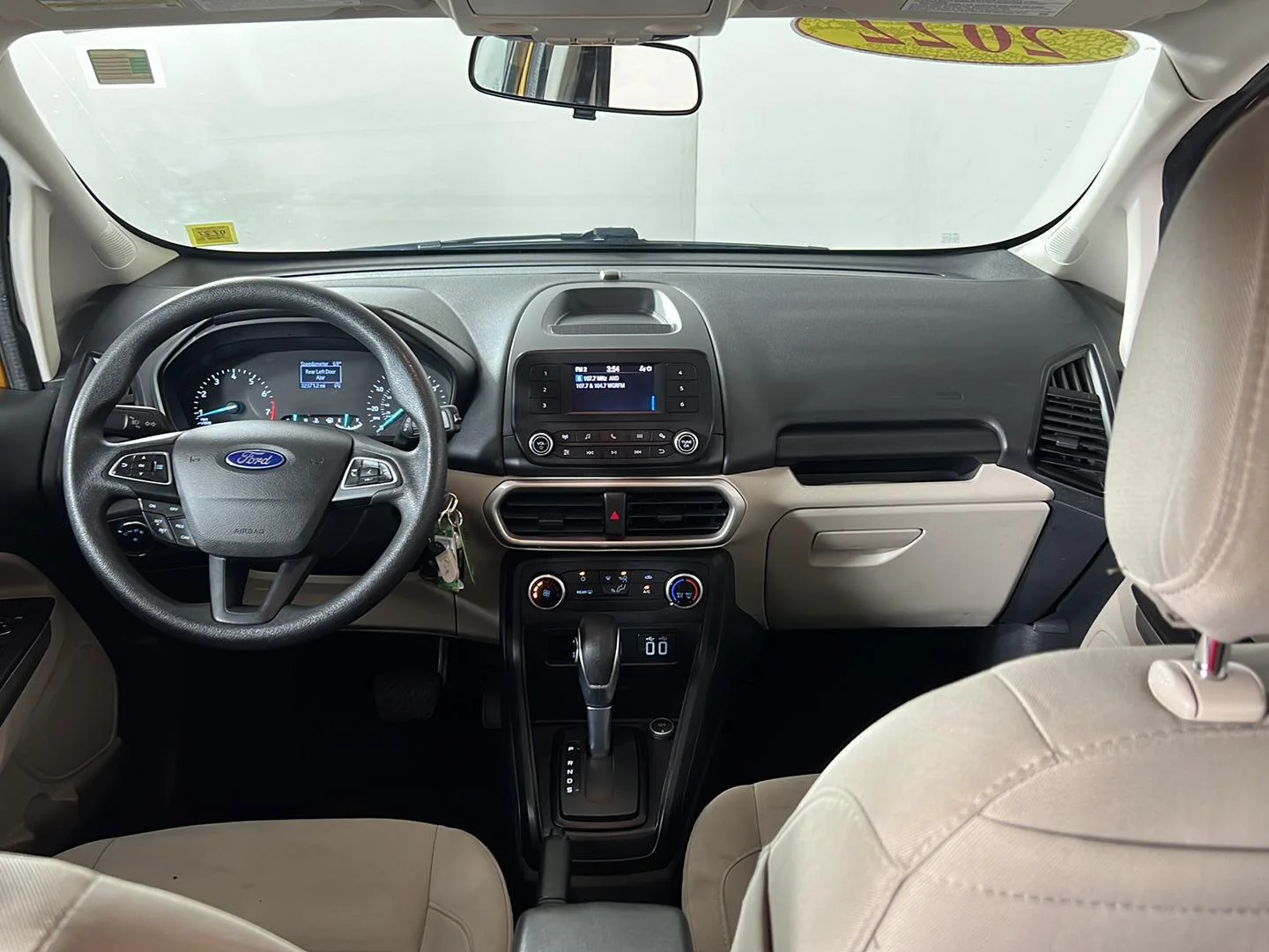Used 2022 Luxe Yellow Ford S image 2