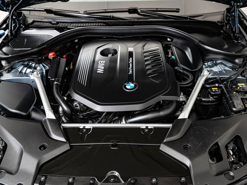 Used 2019 Bluestone Metallic BMW 540i xDrive image 45