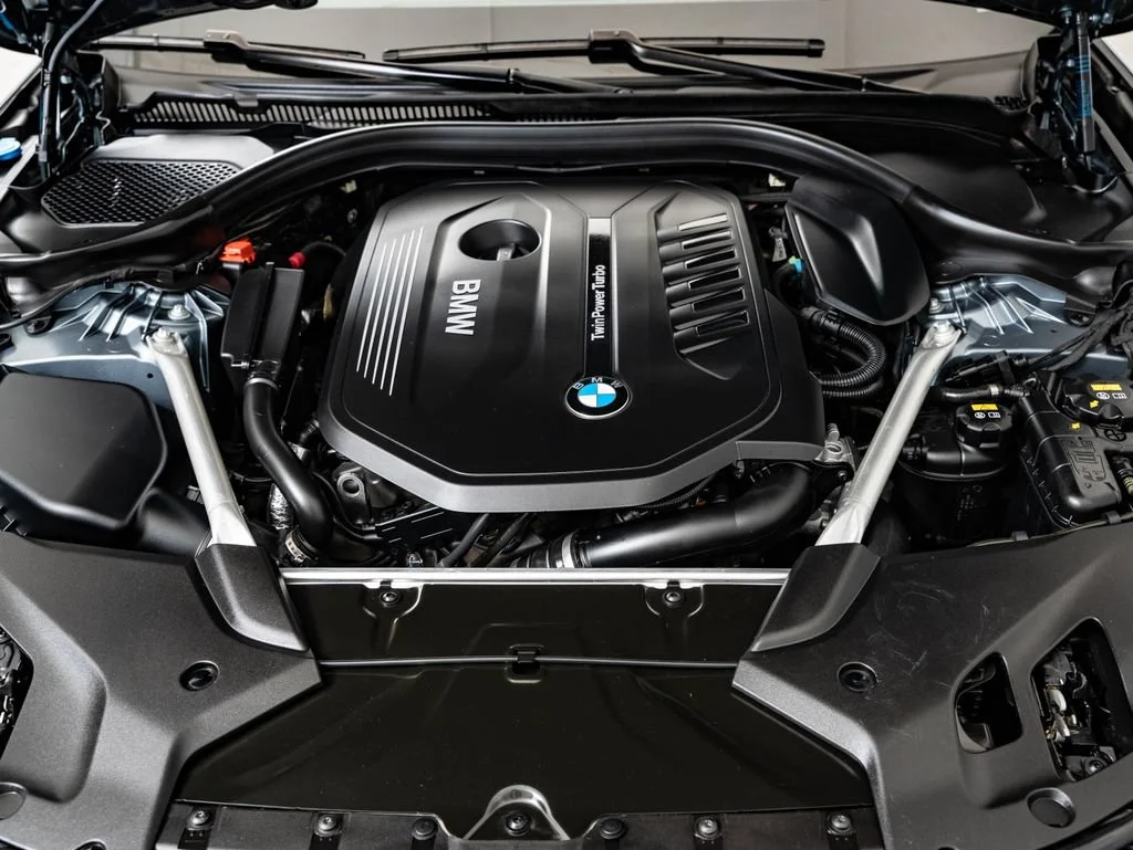 Used 2019 Bluestone Metallic BMW 540i xDrive image 45