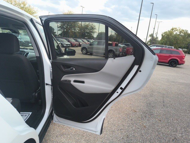 Used 2022 Summit White Chevrolet LT image 15