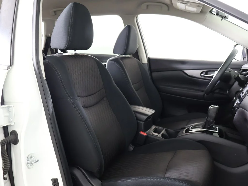 Used 2017 White Nissan SV image 26