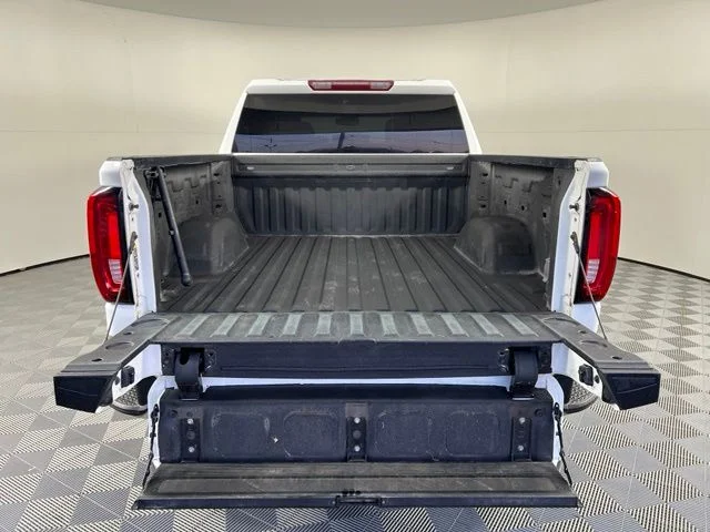 Used 2024 White GMC SLT image 35