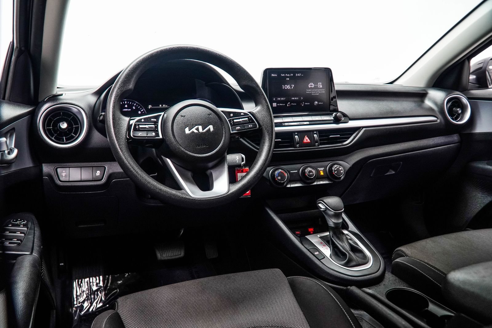 Used 2024 Black Kia LXS image 17