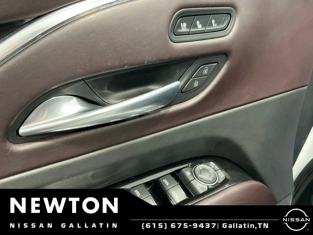 Used 2021 Crystal White Tricoat Cadillac Sport Platinum image 47
