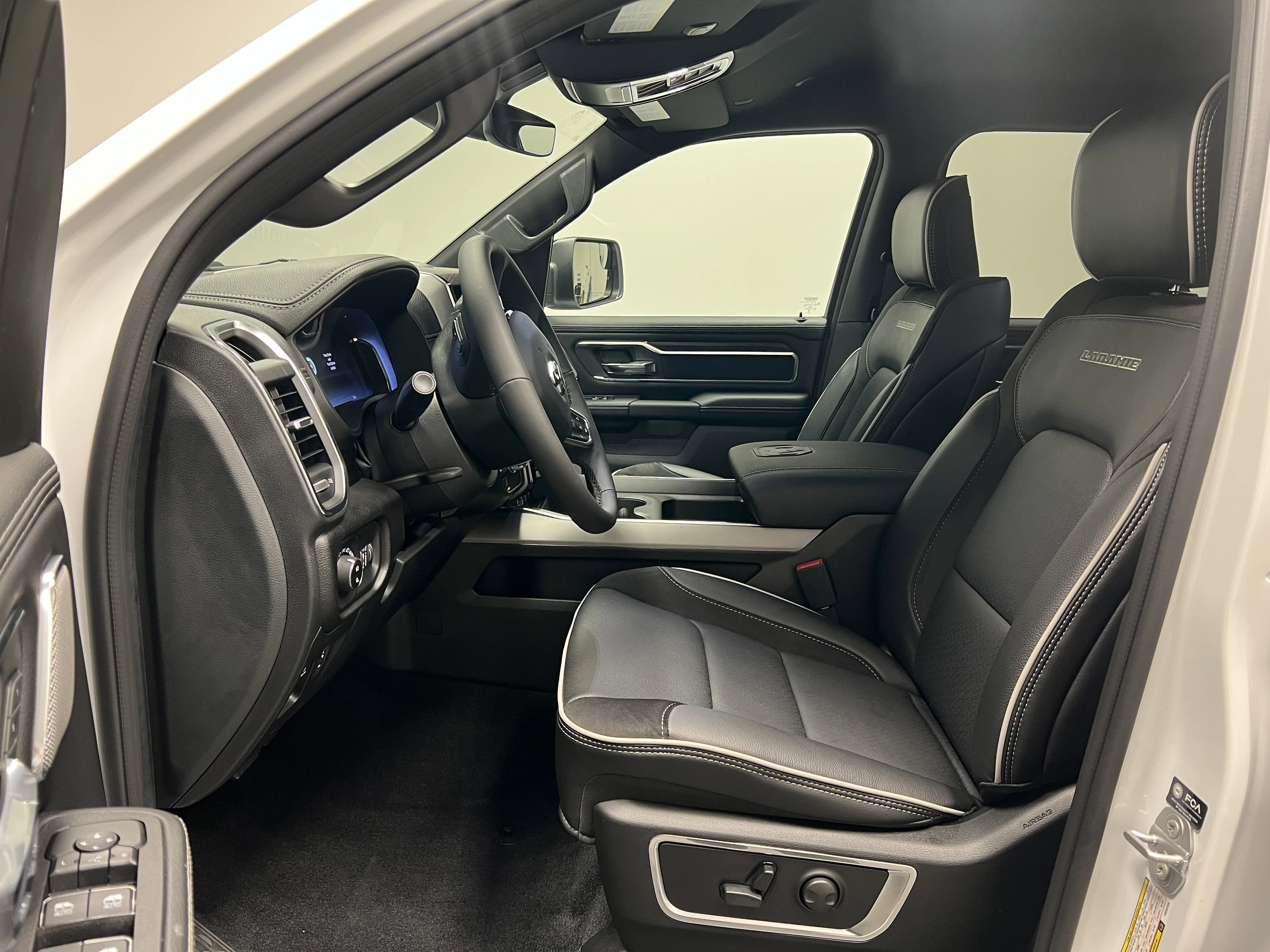 2026 RAM 1500 Laramie - Photo 15