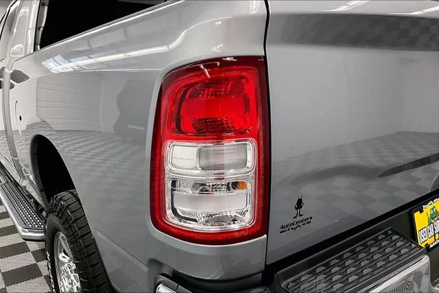 Used 2021 Billet Silver Metallic Clearcoat Ram Tradesman image 35