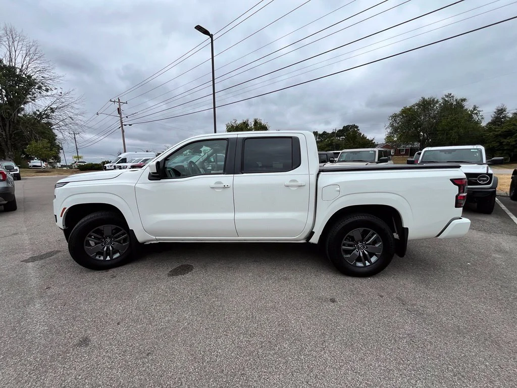 Used 2025 White Nissan SV image 4