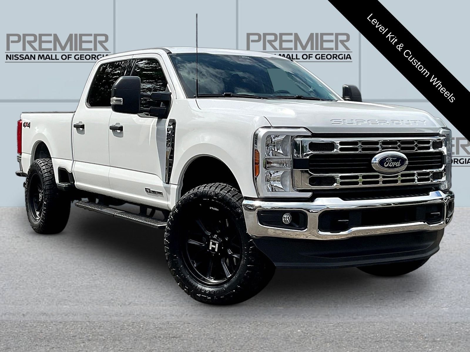 Used 2026 White Ford XLT image 3