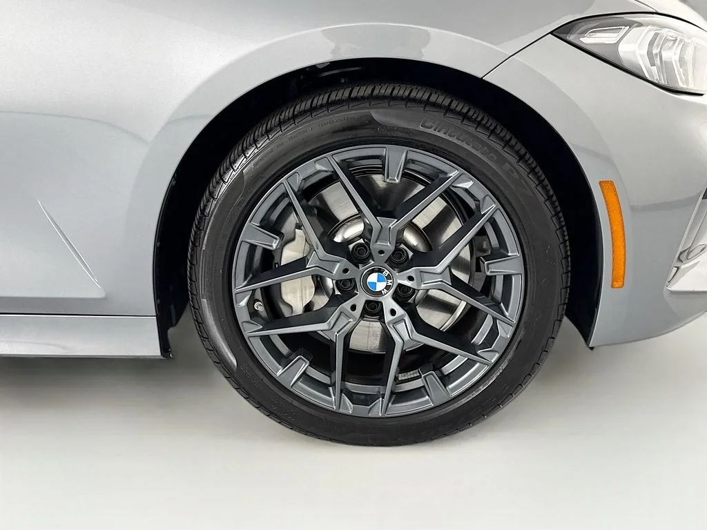 2025 BMW 3 Series 330i - Photo 33