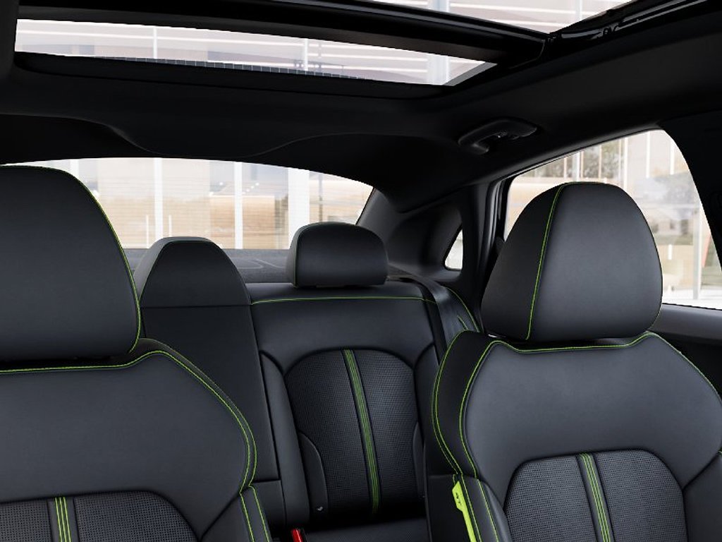 2027 Kia K5 GT 4dr Car Slide 26