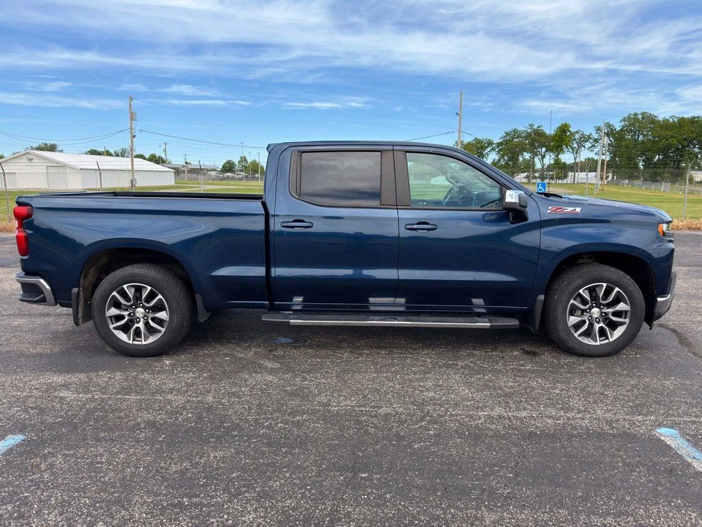 Used 2020 Blue Chevrolet LT image 5