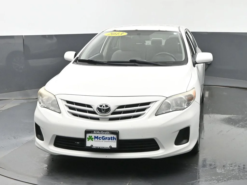 Used 2013 White Toyota LE image 6