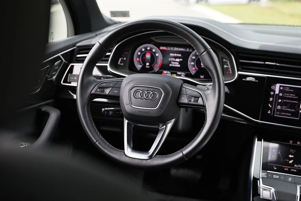 Used 2025 Samurai Gray Metallic Audi 45 Premium image 28