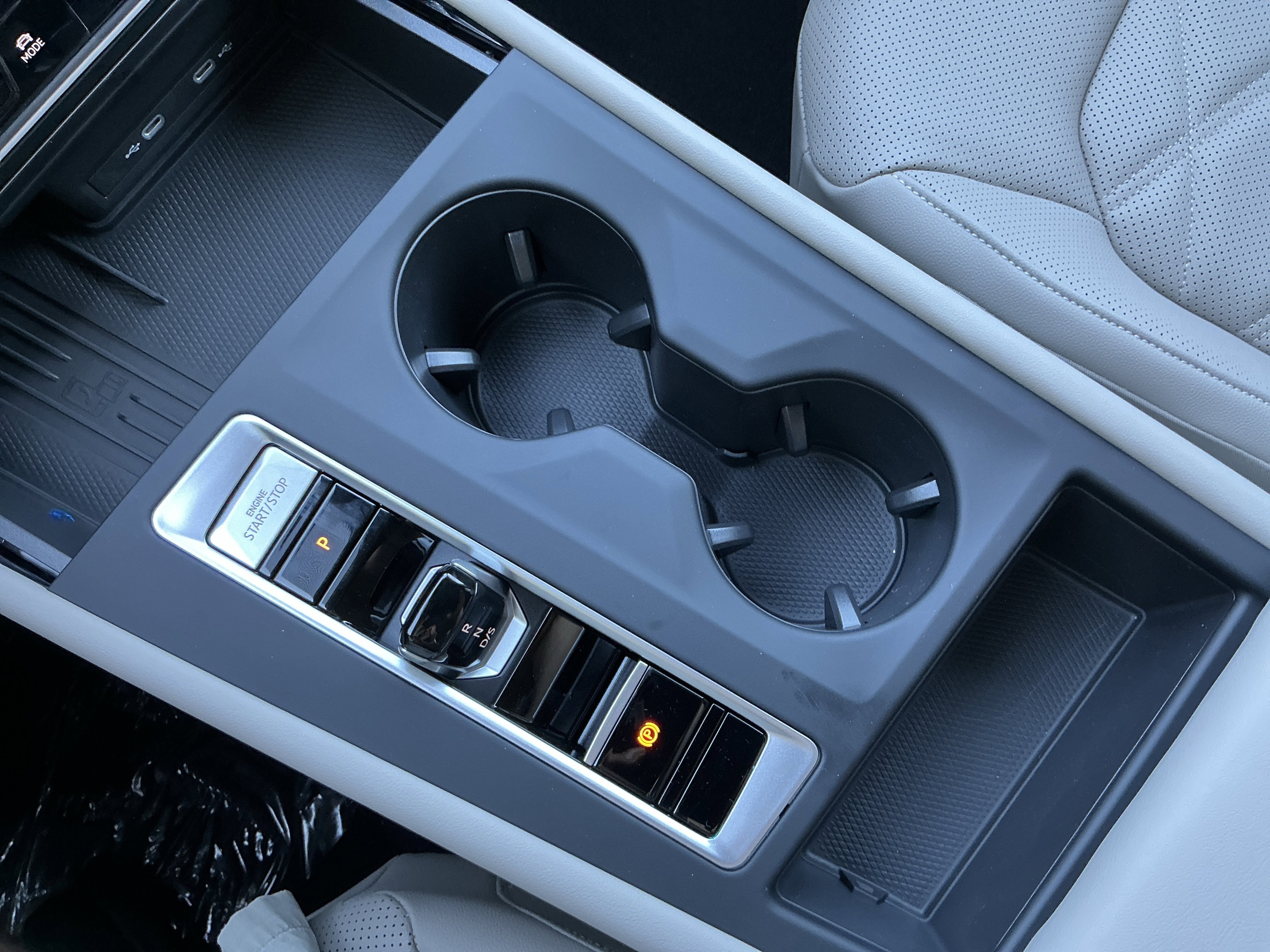 New 2026 Opal White Pearl Volkswagen 2.0T SE image 21