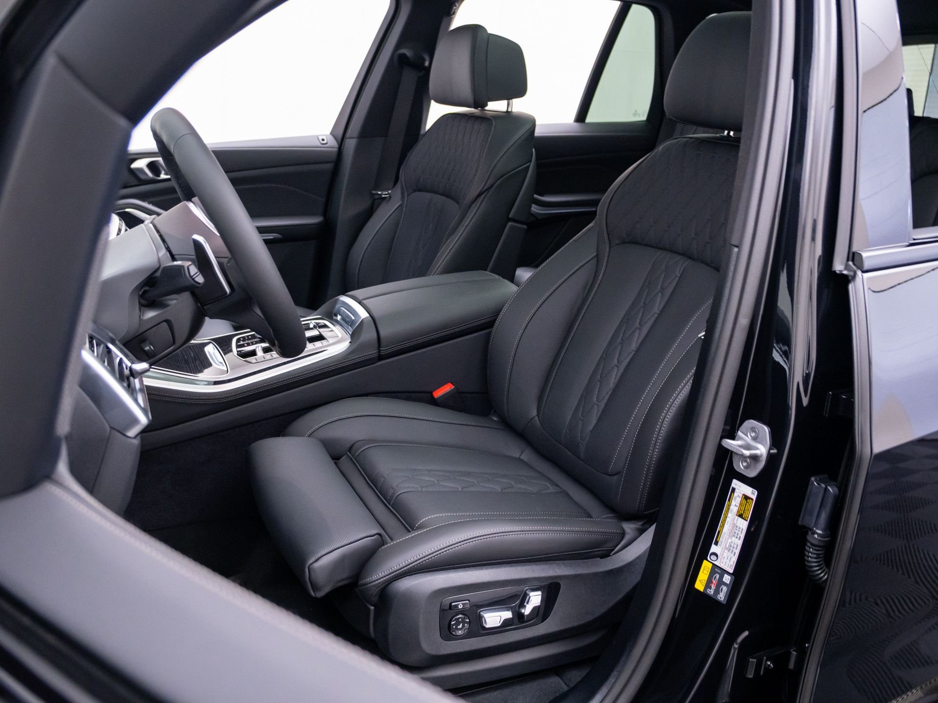 New 2026 Black Sapphire Metallic BMW xDrive50e image 17