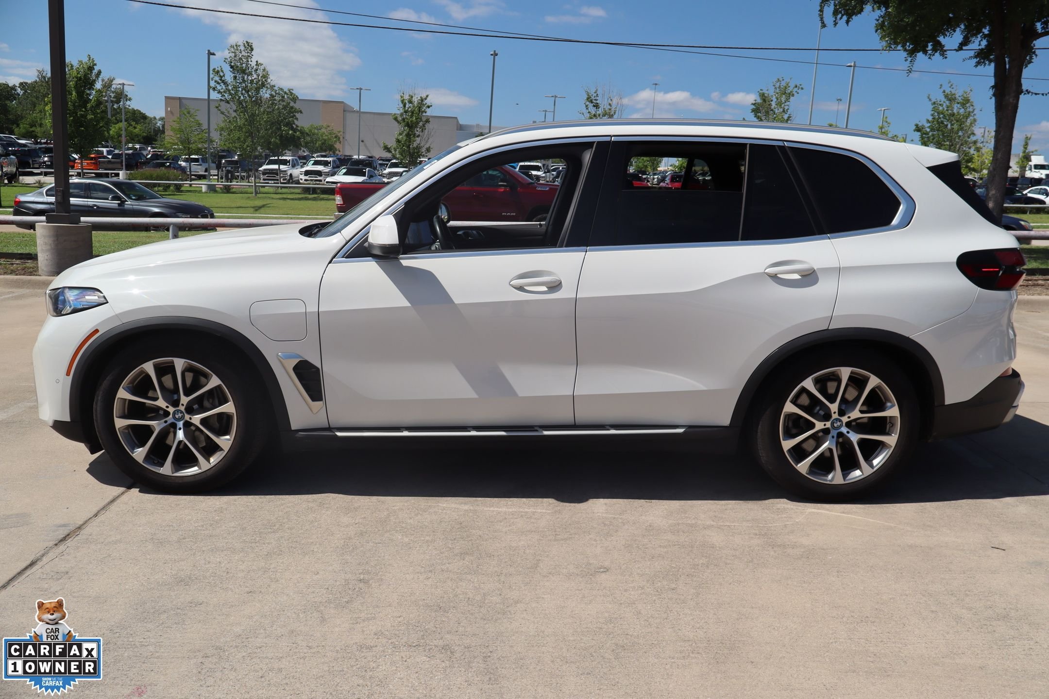 Used 2025 Alpine White BMW xDrive50e image 7