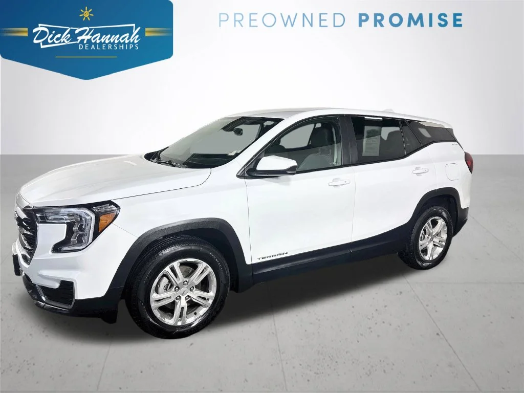 Used 2024 White GMC SLE image 1