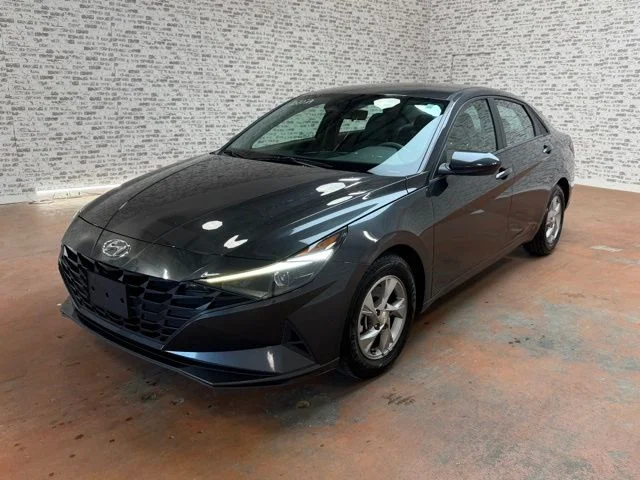 Used 2021 Portofino Gray Hyundai SE image 3