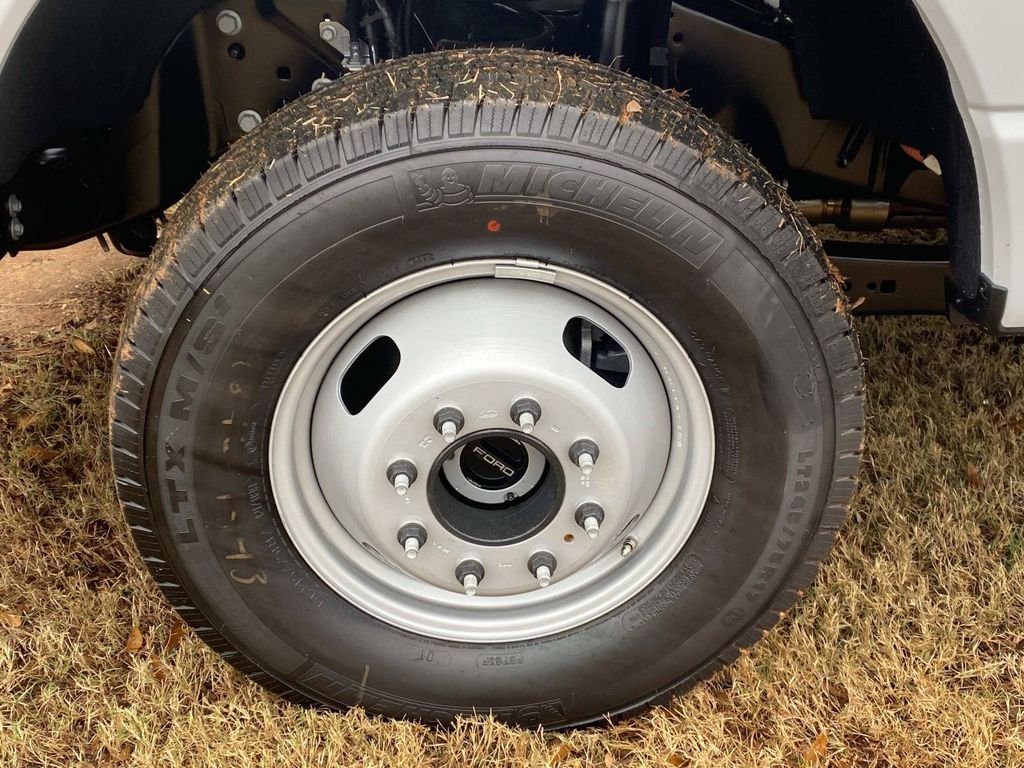 New 2026 Oxford White Ford F-350® XL image 8