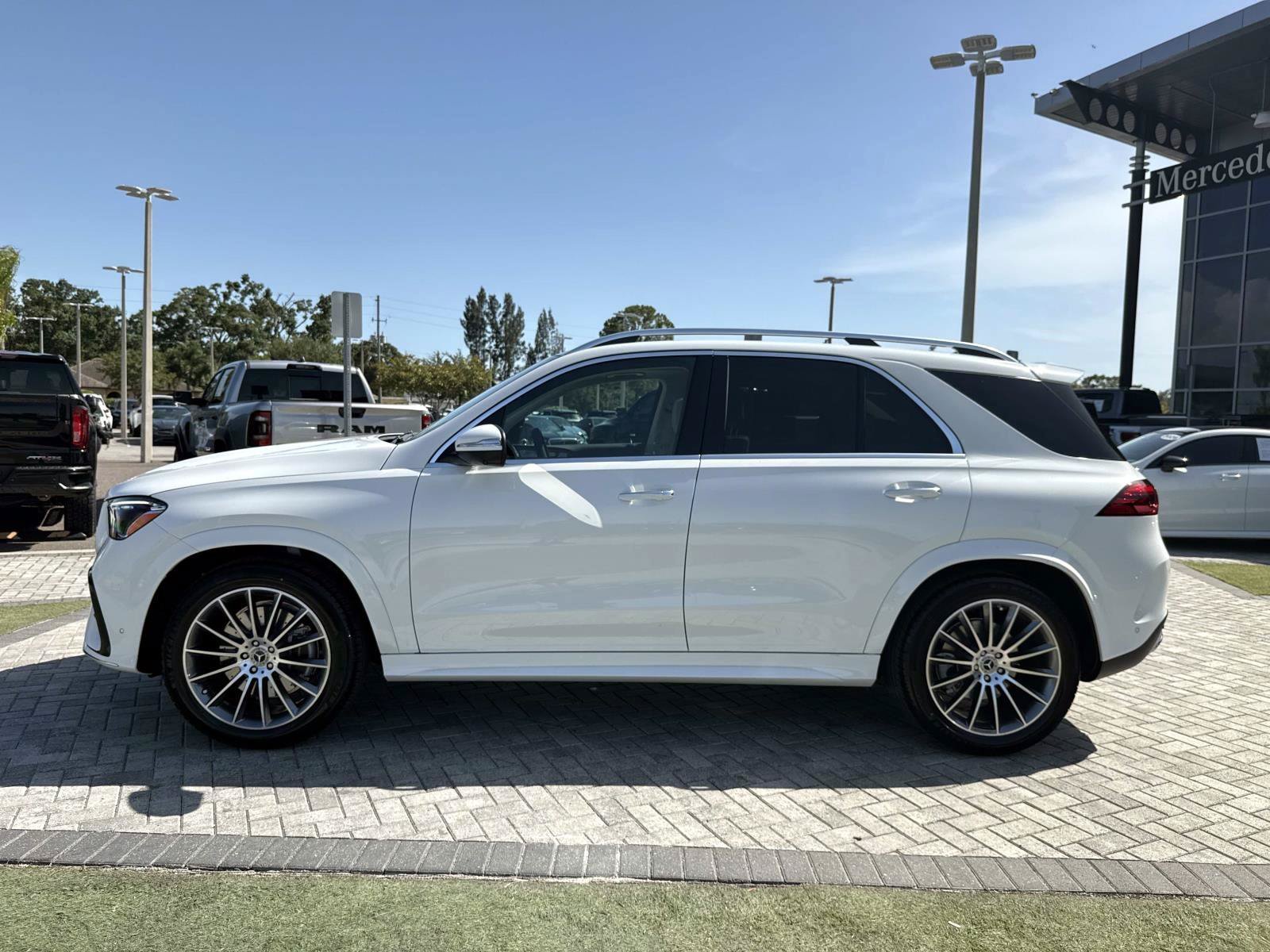 New 2026 Polar White Mercedes-Benz 350 4MATIC® SUV image 3